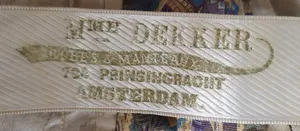 Label van Madame Dekker