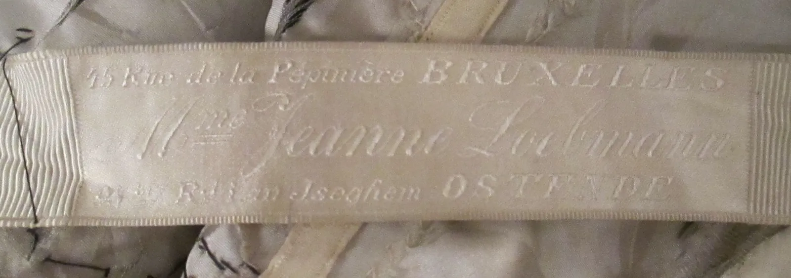 Label van Madame Jeanne Loebmann