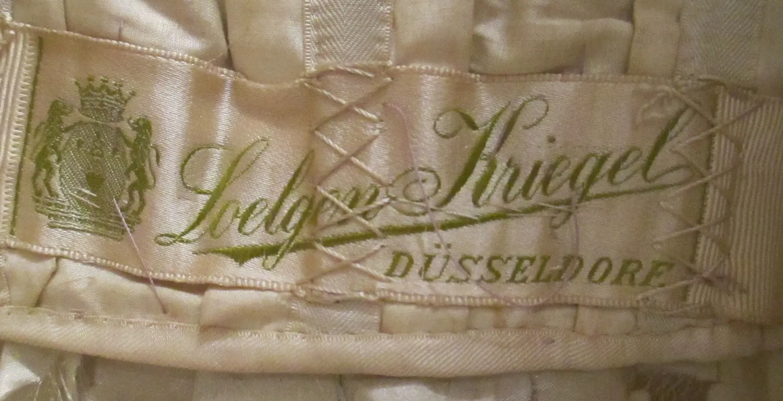 Label van Loelgen Kriegel