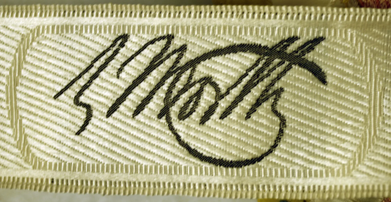 Label van House of Worth