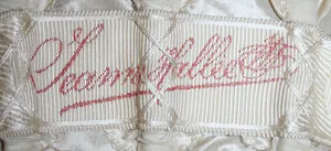 Label van Jeanne Hallée