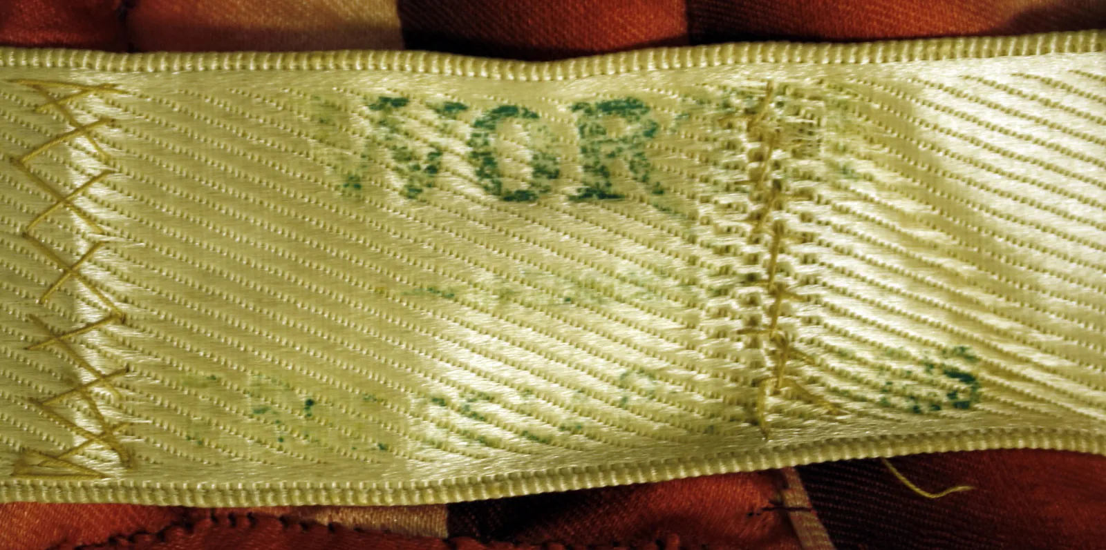 Label van House of Worth